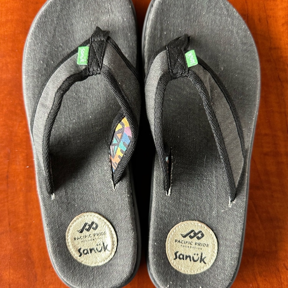 Sanuk =) size 9 Men's Furreal ST x PPF Flip-Flops (women’s size 11)